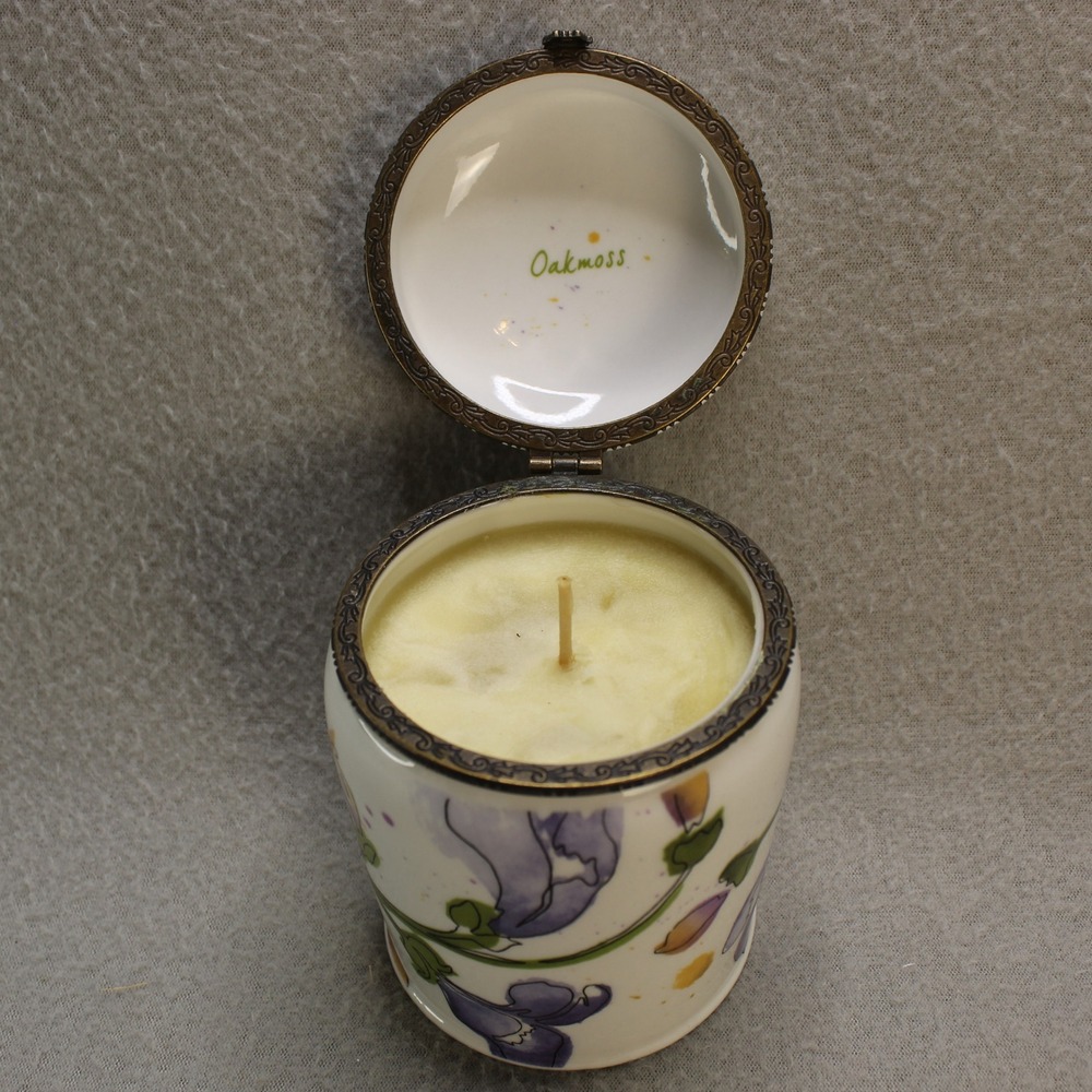 New Illume Fragranced Candle 8.5oz White Oakmoss Ceramic Hinged Jar Floral‎